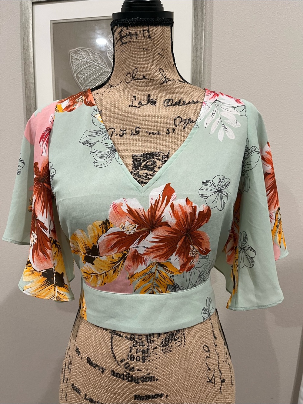 Express Floral V-Neck Mint Crop Top with Flutter Sleeves Open Back Sz XS